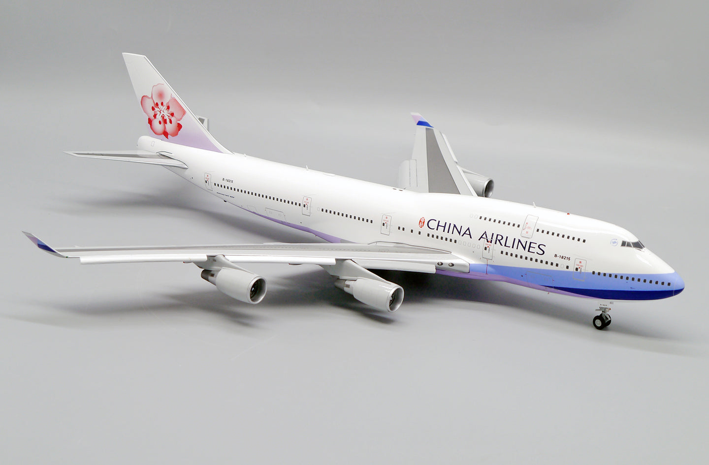 JC WINGS B747-400 CHINA AIRLINES (FLAPS DOWN) REG: B-18215