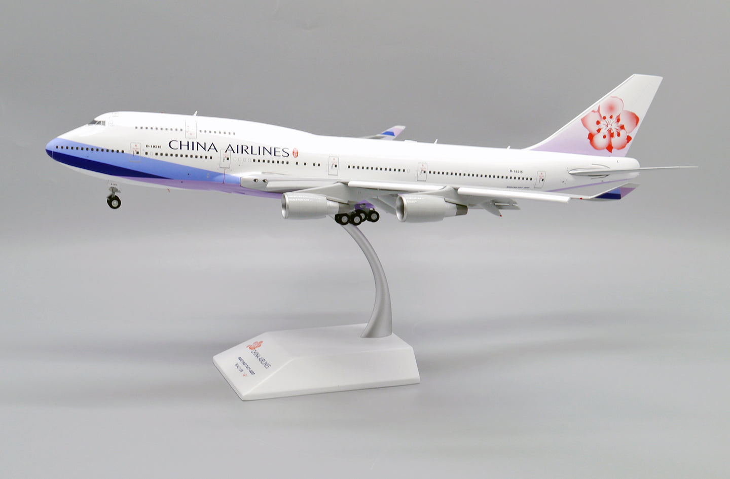 JC WINGS B747-400 CHINA AIRLINES (FLAPS DOWN) REG: B-18215