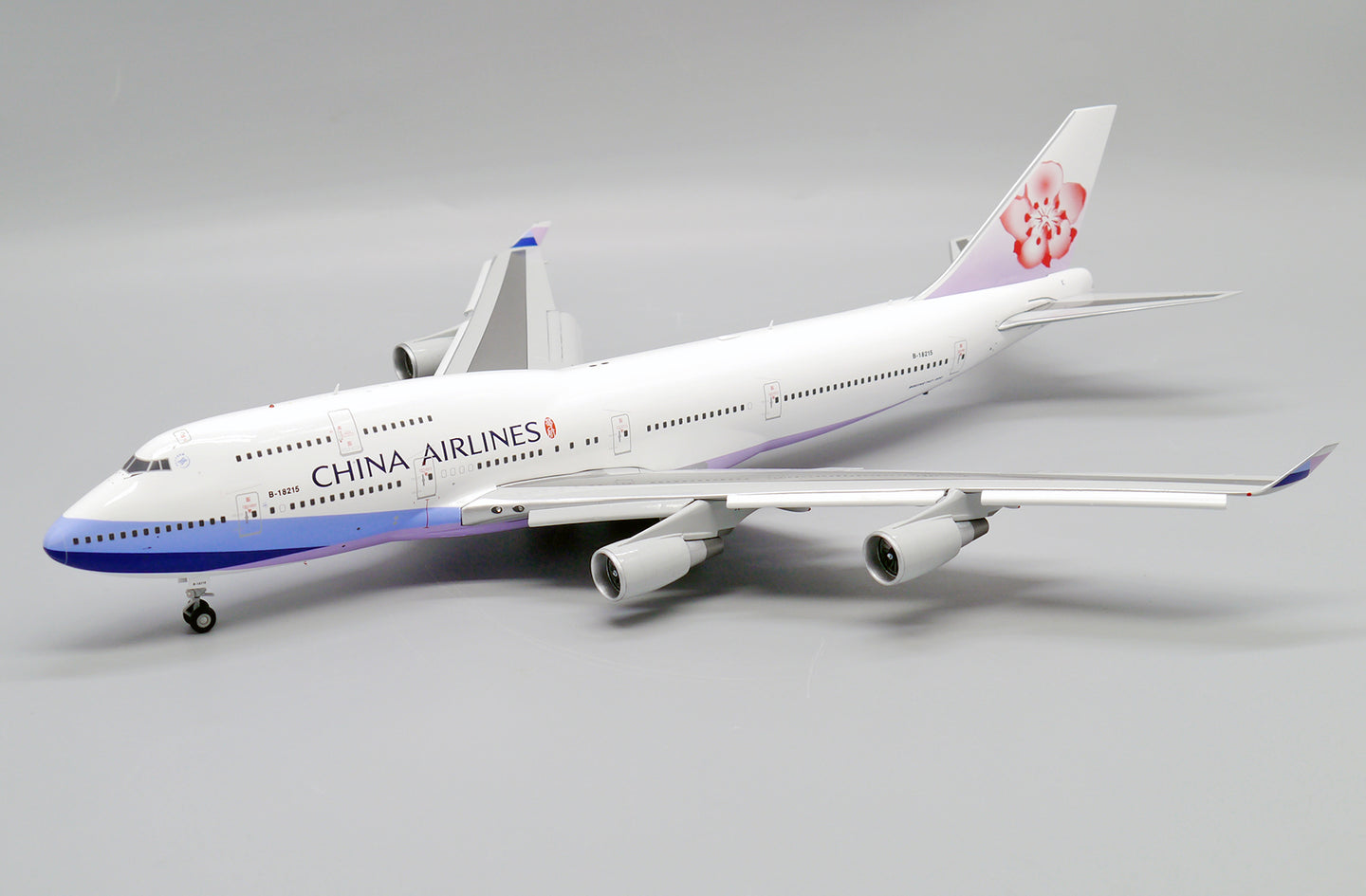 JC WINGS B747-400 CHINA AIRLINES (FLAPS DOWN) REG: B-18215