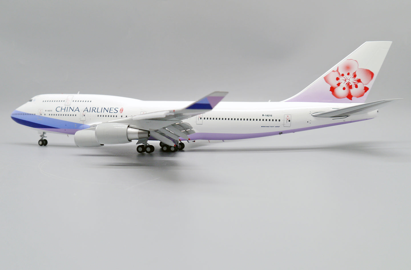 JC WINGS B747-400 CHINA AIRLINES (FLAPS DOWN) REG: B-18215