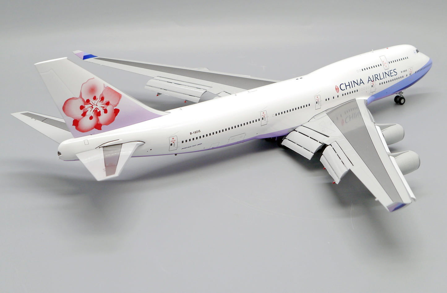 JC WINGS B747-400 CHINA AIRLINES (FLAPS DOWN) REG: B-18215