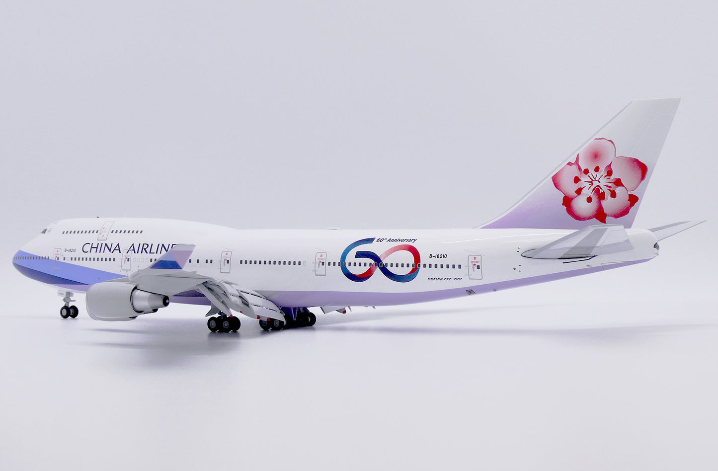 JCWINGS B747-400 CHINA AIRLINES "60TH ANNIVERSARY" (FLAPS DOWN) REG: B-18210