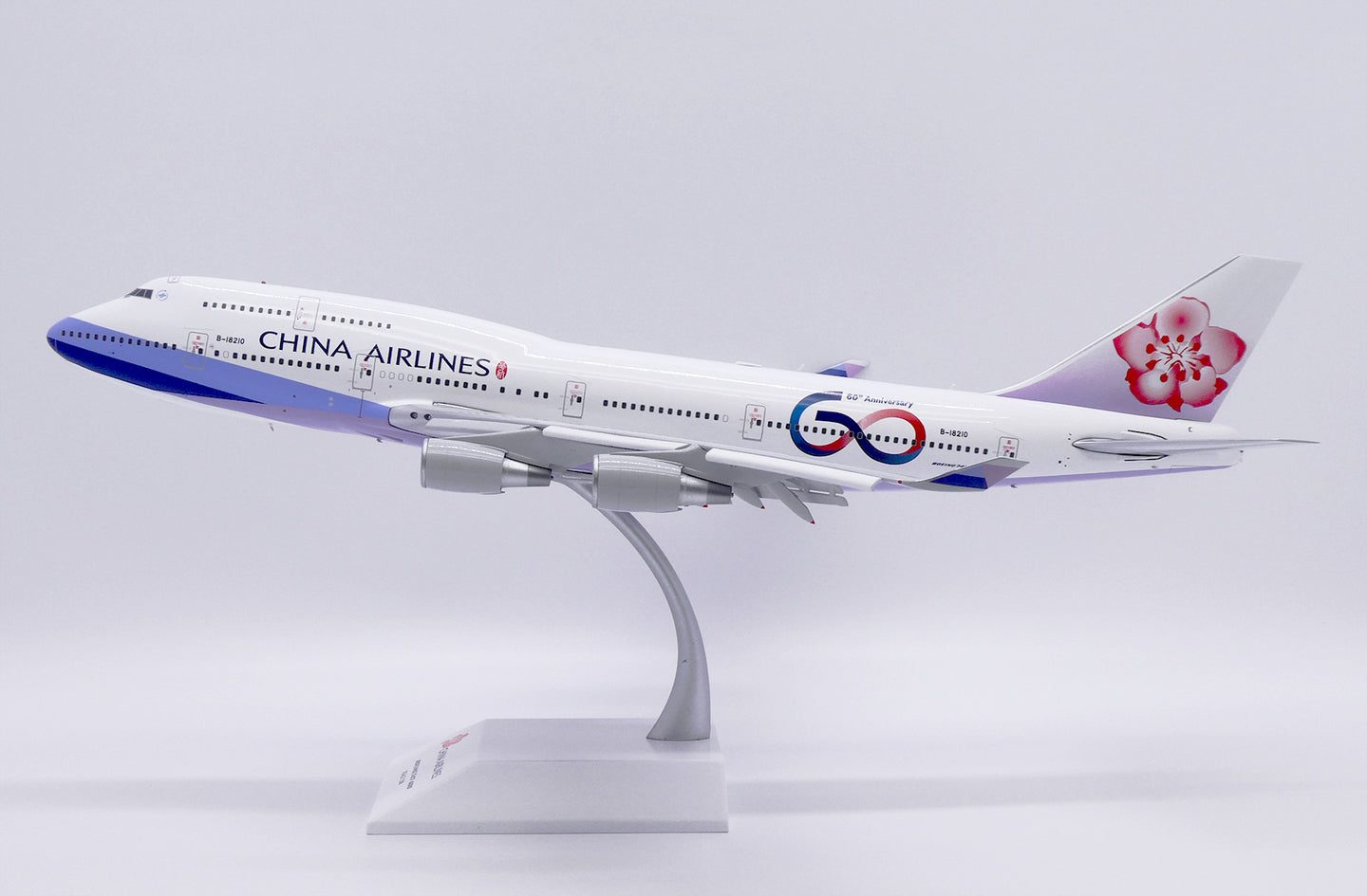 JCWINGS B747-400 CHINA AIRLINES "60TH ANNIVERSARY" (FLAPS DOWN) REG: B-18210