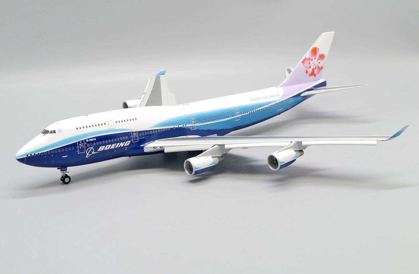 JC WINGS B747-400 DREAMLINER CHINA AIRLINES (FLAPS DOWN) REG: B-18210
