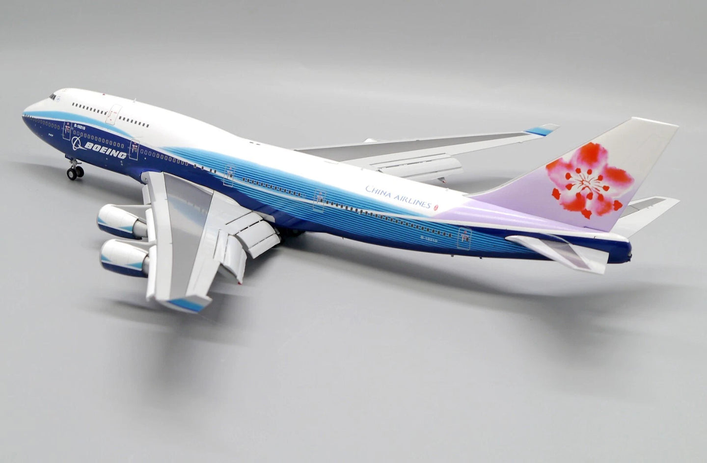JC WINGS B747-400 DREAMLINER CHINA AIRLINES (FLAPS DOWN) REG: B-18210