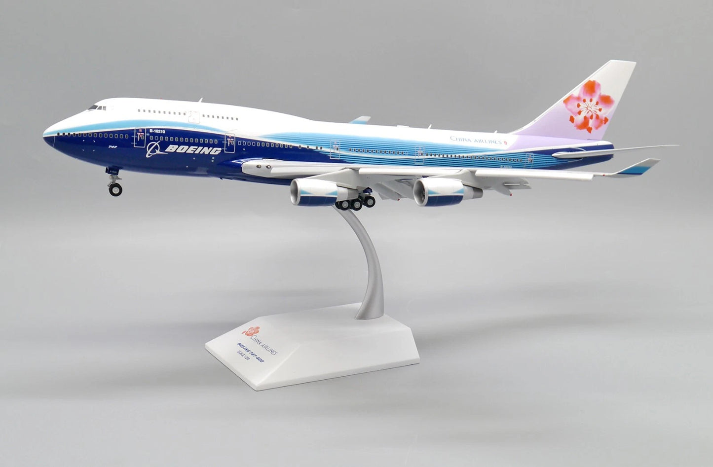 JC WINGS B747-400 DREAMLINER CHINA AIRLINES (FLAPS DOWN) REG: B-18210