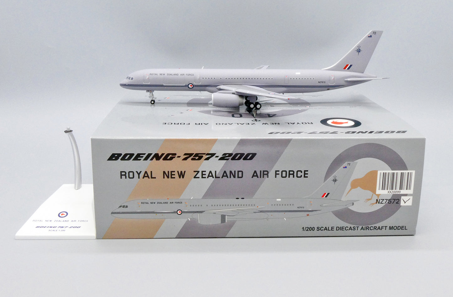 JC WINGS B757-200(C) ROYAL NEW ZEALAND AIR FORCE (RNZAF) REG: NZ7572