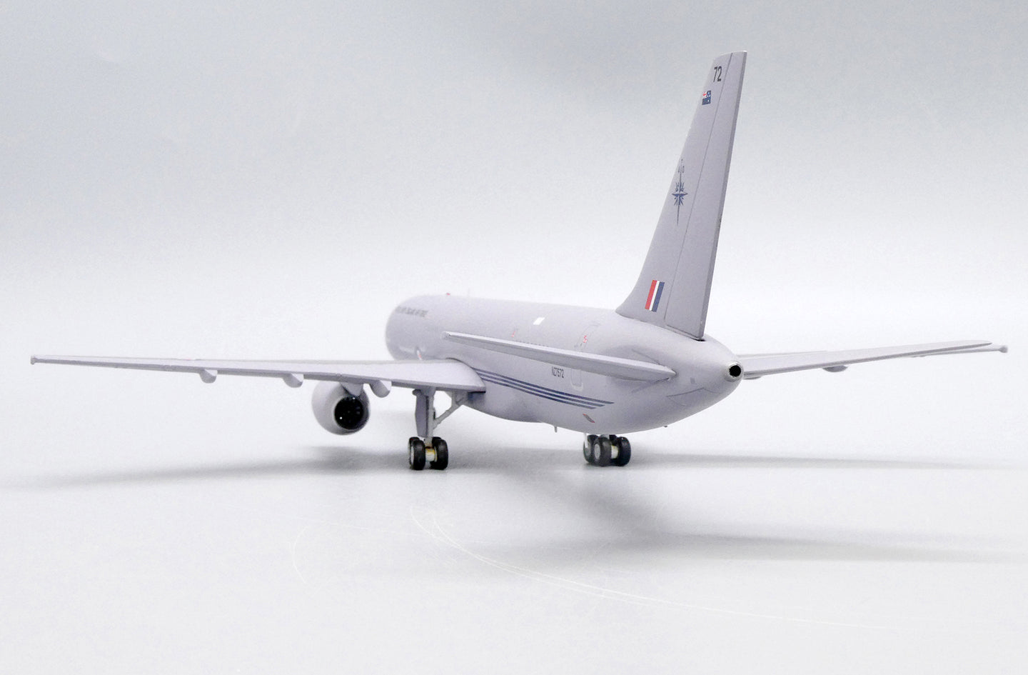 JC WINGS B757-200(C) ROYAL NEW ZEALAND AIR FORCE (RNZAF) REG: NZ7572
