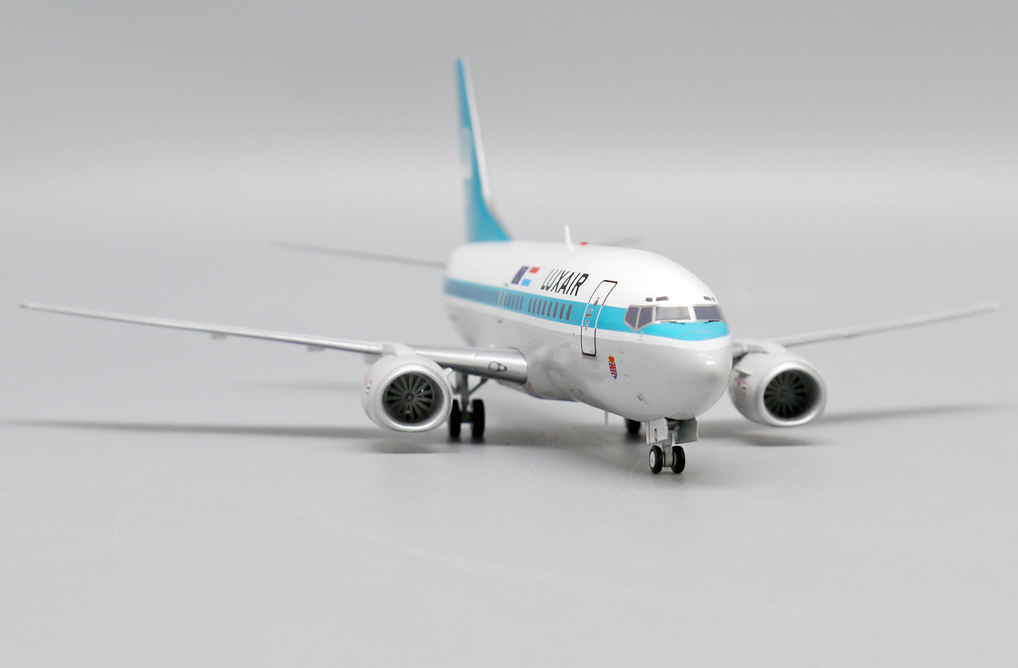 JC WINGS B737-500 LUXAIR REG: LX-LGO