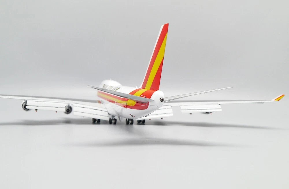 JC WINGS B747-400(BCF) KALITTA AIR "MASK LIVERY" (FLAPS DOWN) REG: N744CK