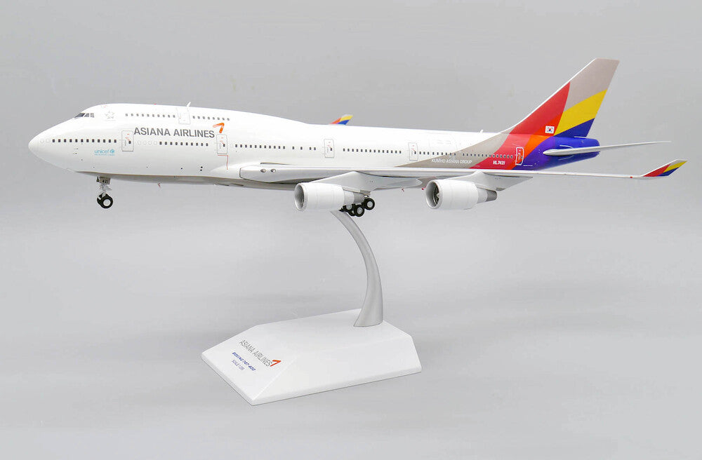 JC WINGS B747-400M ASIANA AIRLINES REG: HL7421