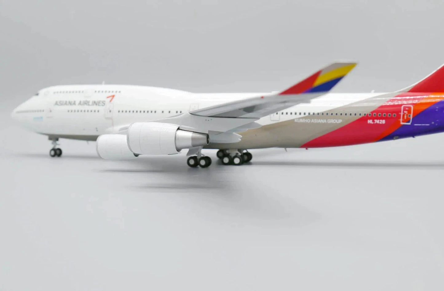 JCWINGS B747-400 ASIANA AIRLINES "LAST FLIGHT" REG: HL7428