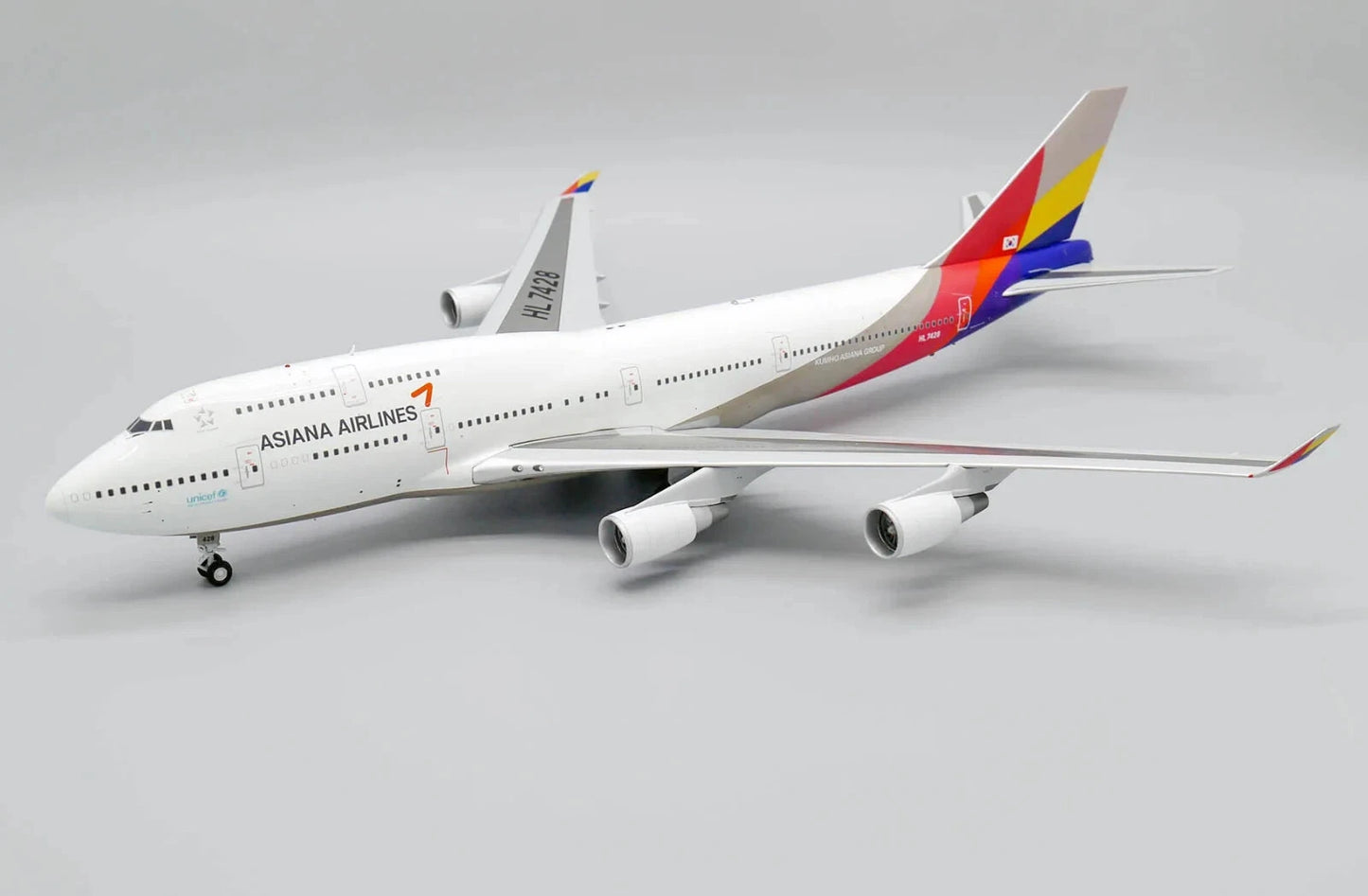 JCWINGS B747-400 ASIANA AIRLINES "LAST FLIGHT" REG: HL7428