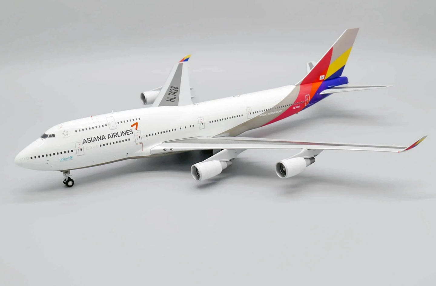 JCWINGS B747-400 ASIANA AIRLINES "LAST FLIGHT" REG: HL7428
