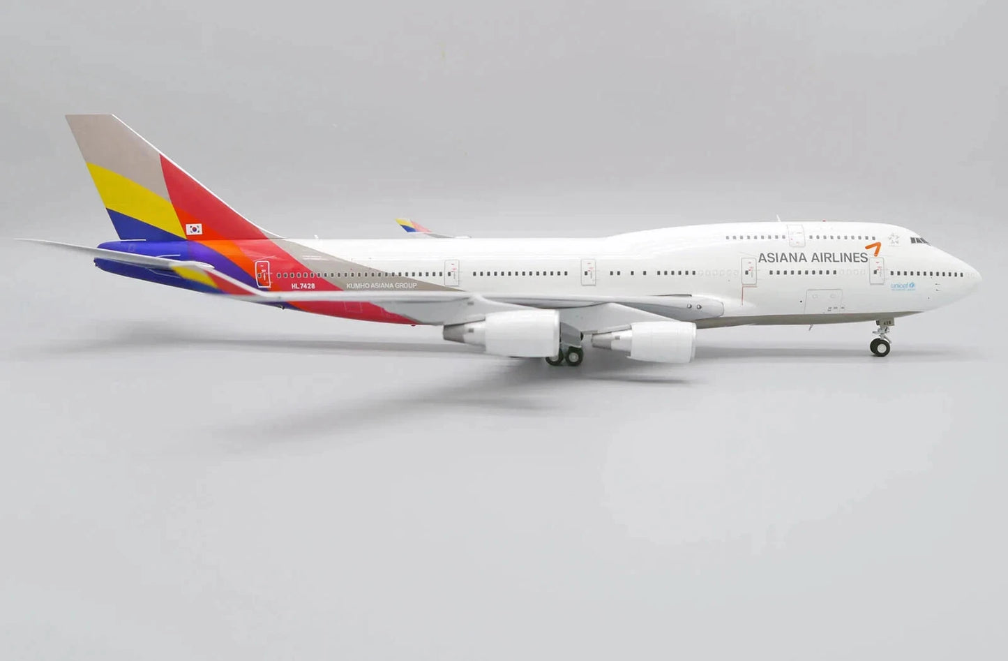JCWINGS B747-400 ASIANA AIRLINES "LAST FLIGHT" REG: HL7428