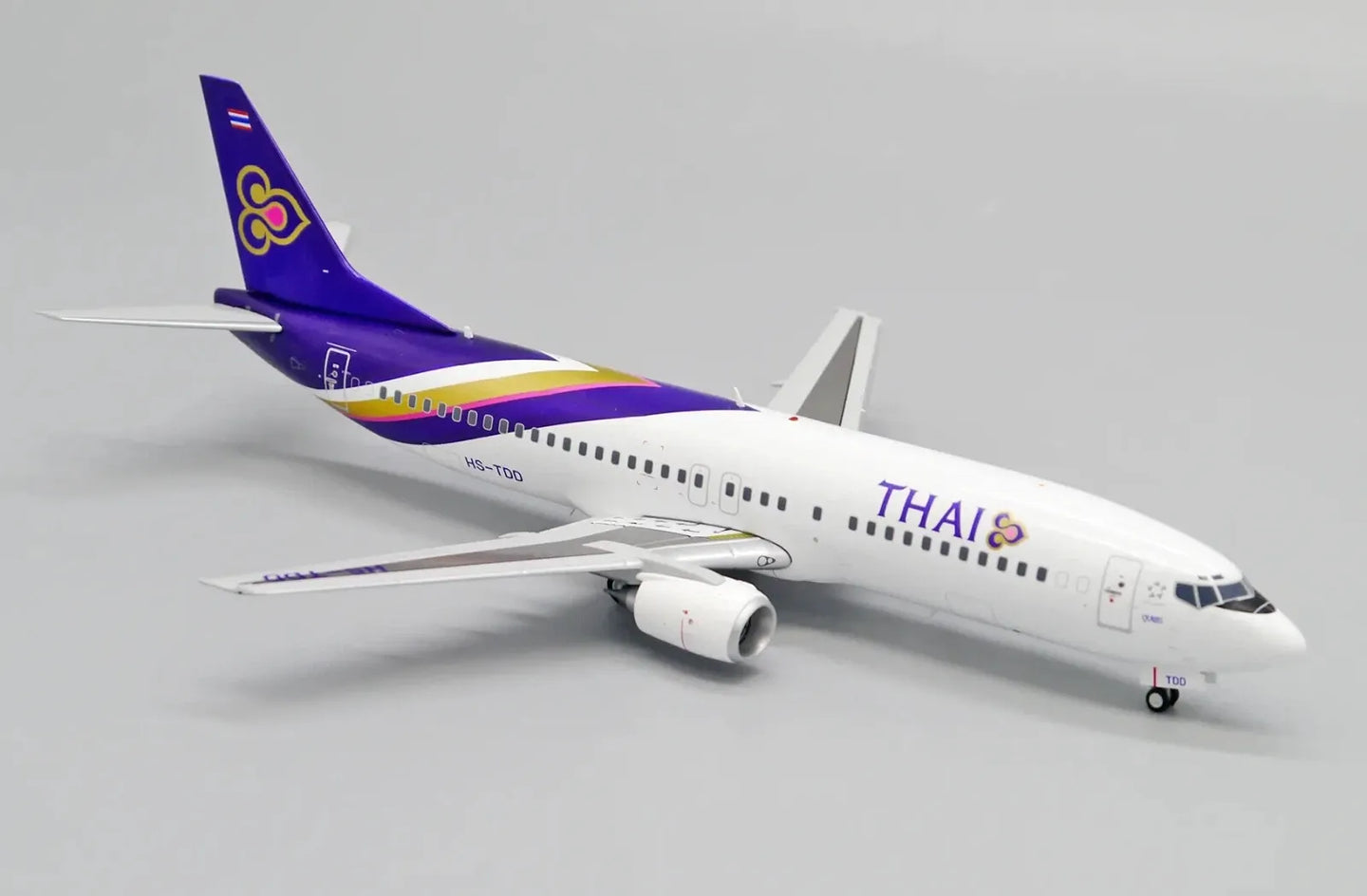 JC WINGS B737-400 THAI AIRWAYS REG: HS-TDD