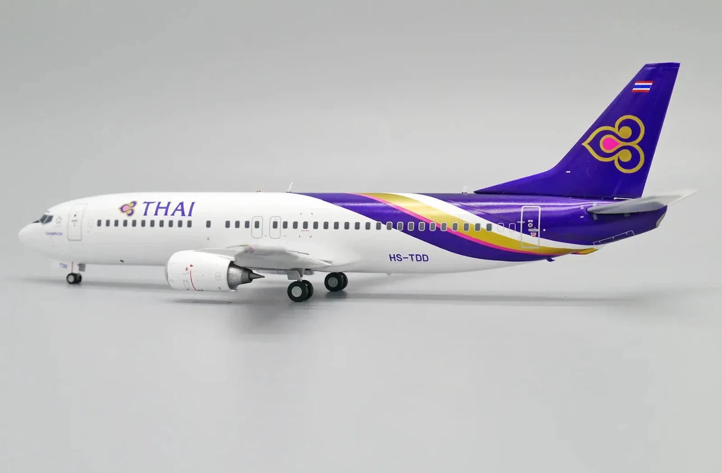 JC WINGS B737-400 THAI AIRWAYS REG: HS-TDD