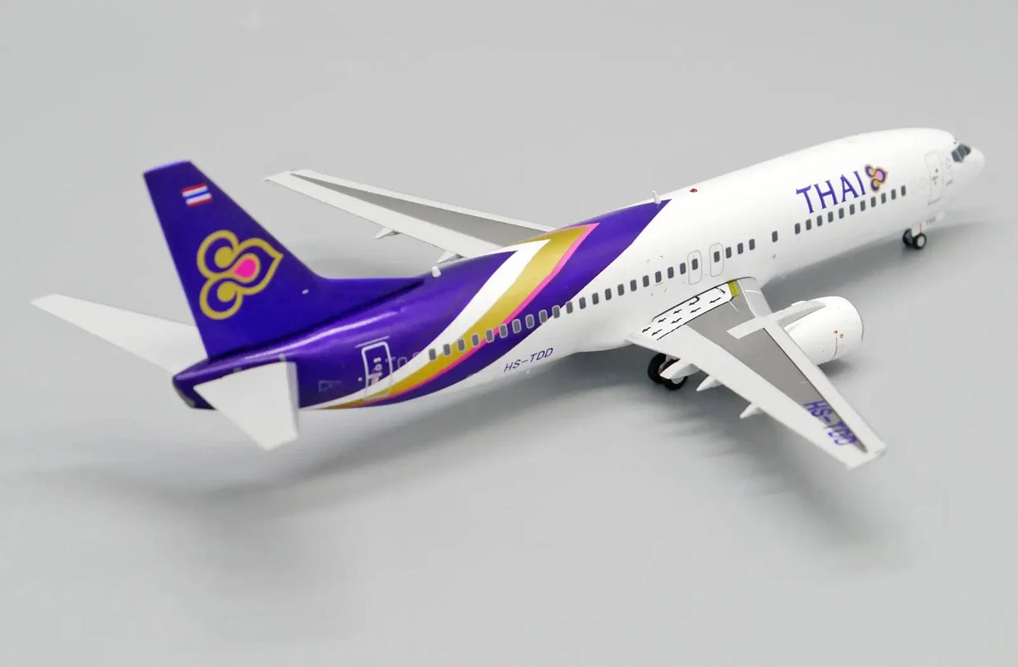 JC WINGS B737-400 THAI AIRWAYS REG: HS-TDD