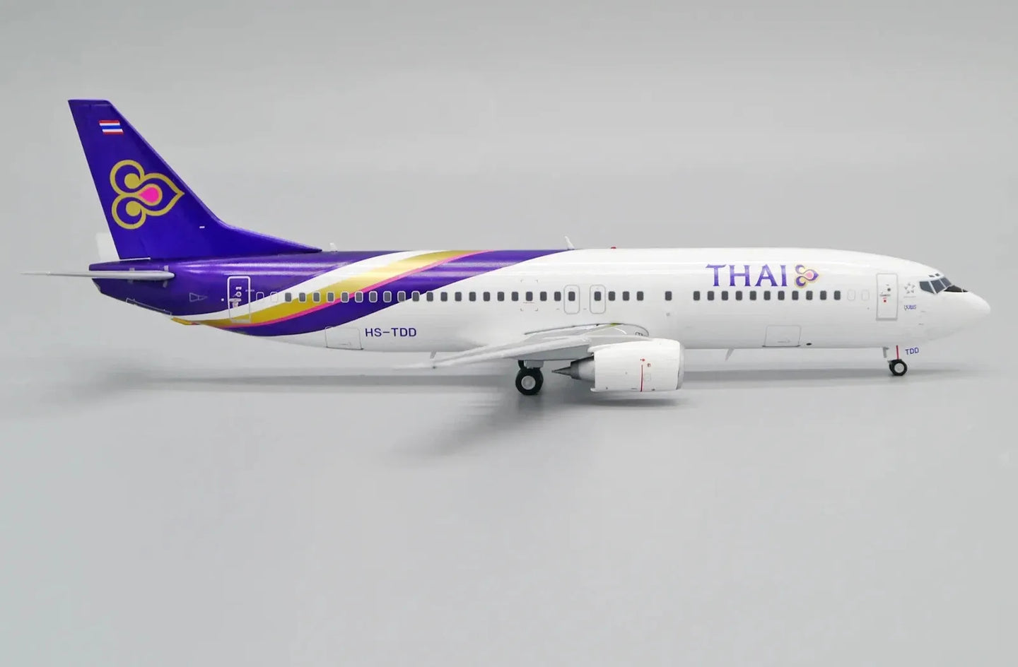 JC WINGS B737-400 THAI AIRWAYS REG: HS-TDD