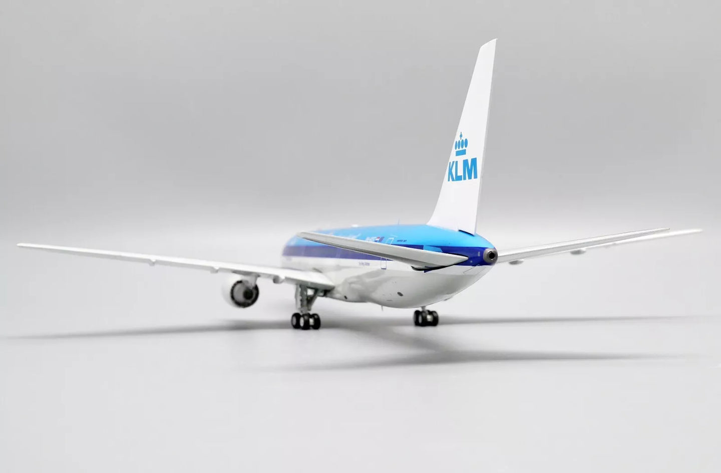 JC WINGS B767-300ER KLM ROYAL DUTCH AIRLINES "THE WORLD IS JUST A CLICK AWAY" REG: PH-BZF