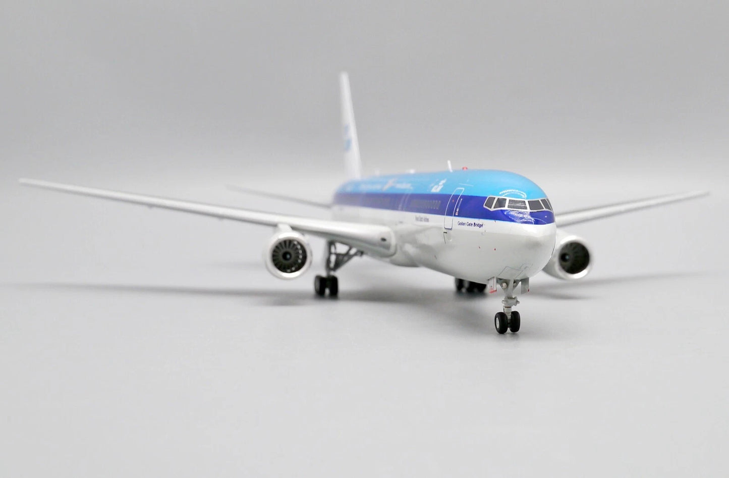 JC WINGS B767-300ER KLM ROYAL DUTCH AIRLINES "THE WORLD IS JUST A CLICK AWAY" REG: PH-BZF