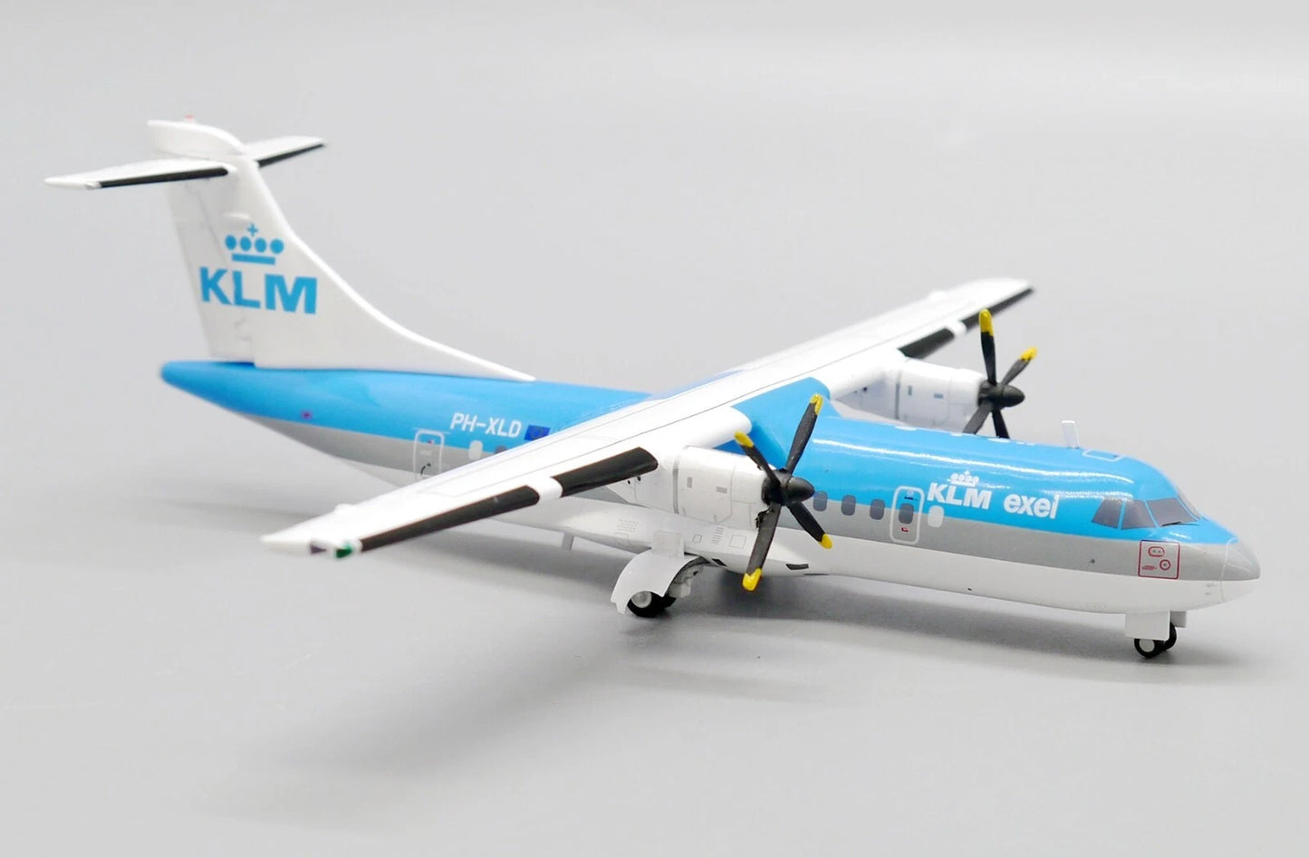 JC WINGS ATR42-300 KLM EXEL REG: PH-XLD