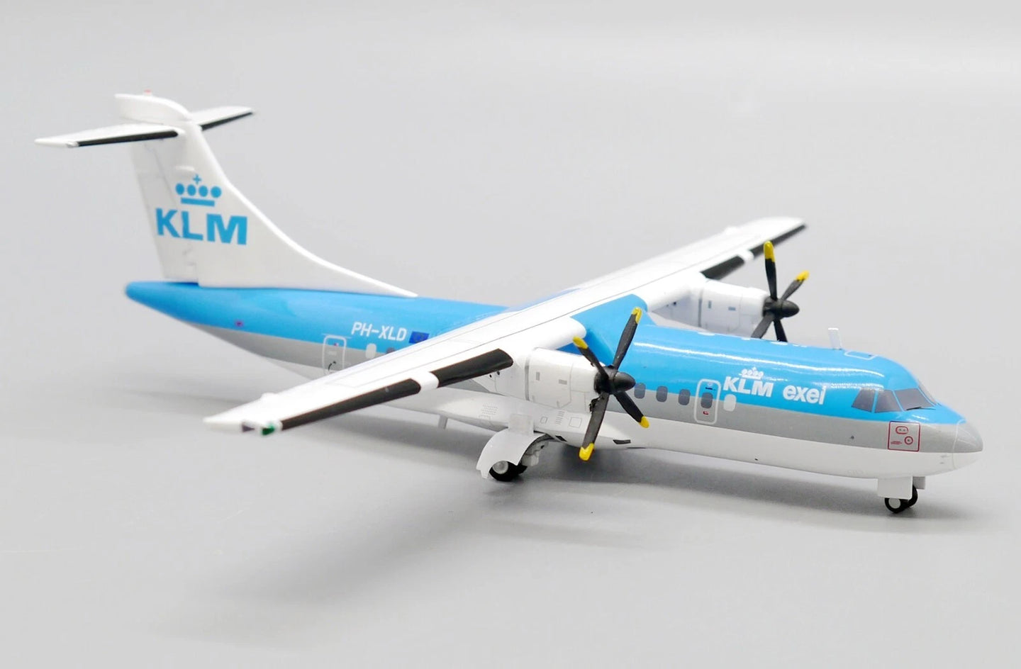 JC WINGS ATR42-300 KLM EXEL REG: PH-XLD