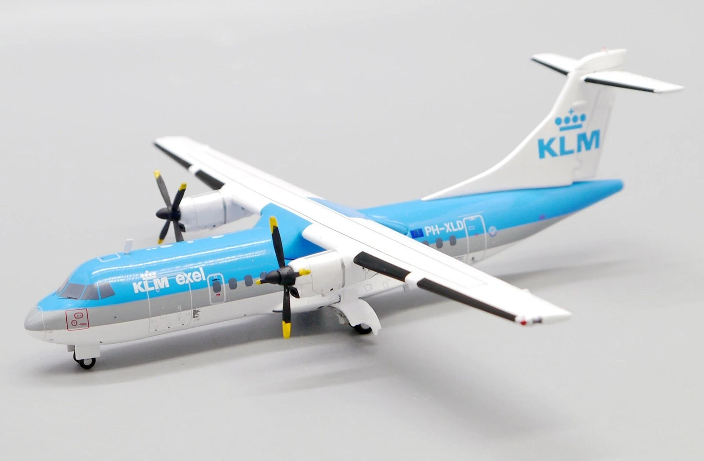 JC WINGS ATR42-300 KLM EXEL REG: PH-XLD