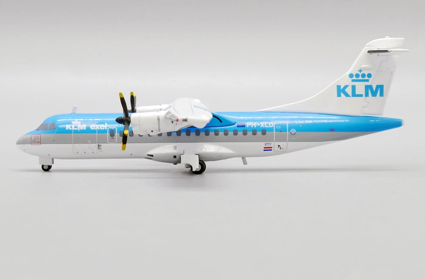JC WINGS ATR42-300 KLM EXEL REG: PH-XLD