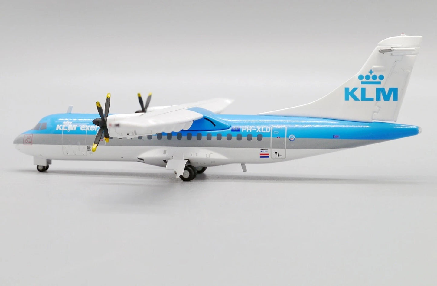 JC WINGS ATR42-300 KLM EXEL REG: PH-XLD