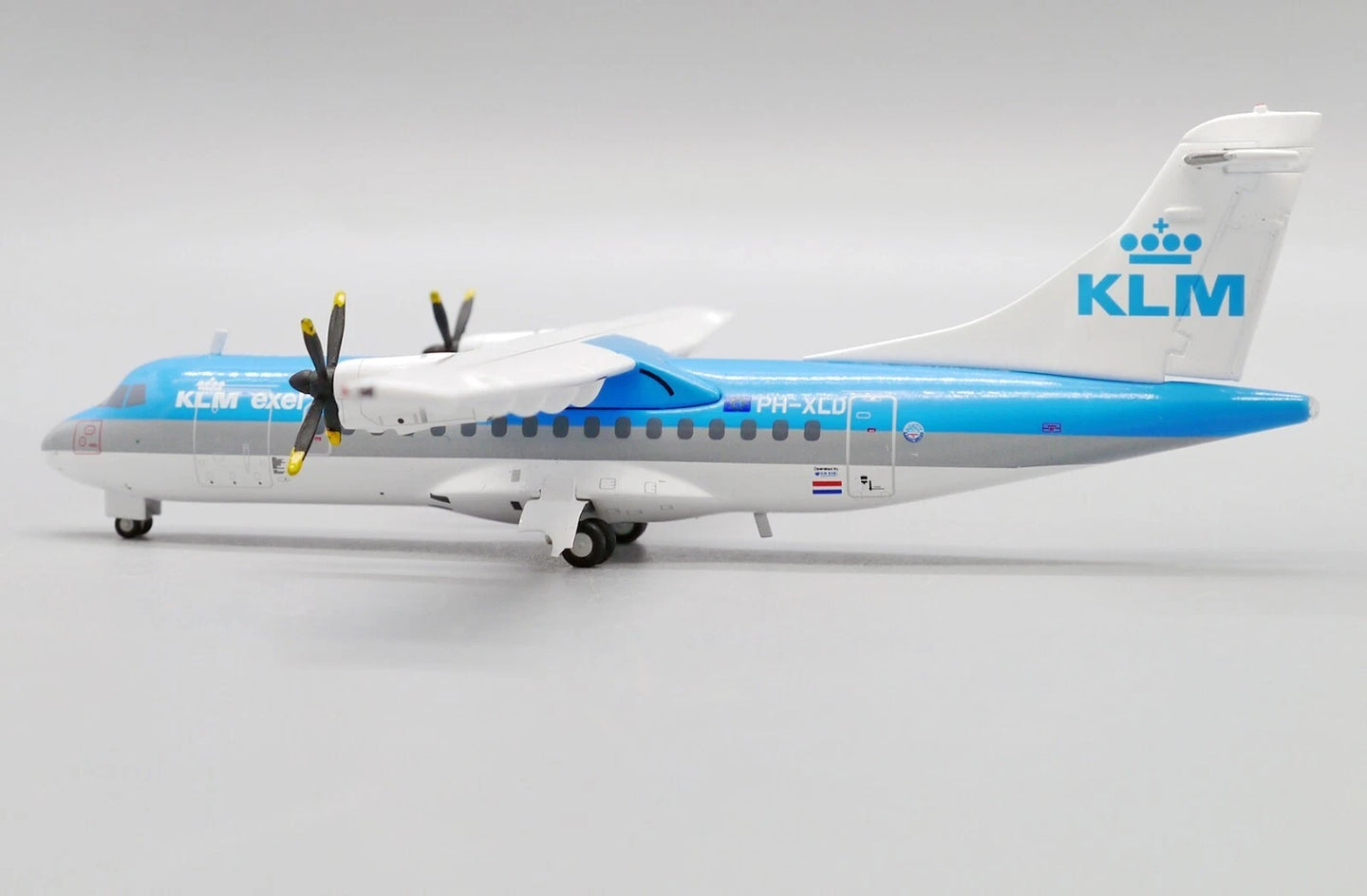 JC WINGS ATR42-300 KLM EXEL REG: PH-XLD
