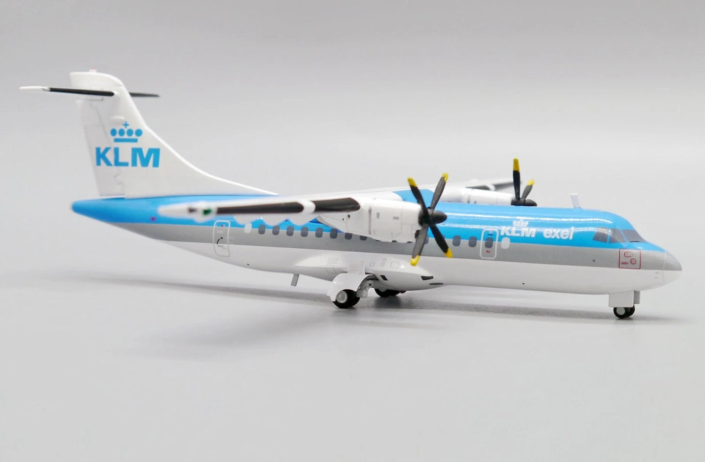 JC WINGS ATR42-300 KLM EXEL REG: PH-XLD