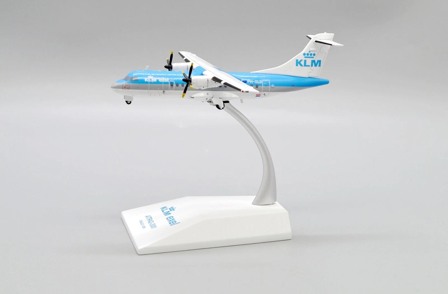 JC WINGS ATR42-300 KLM EXEL REG: PH-XLD