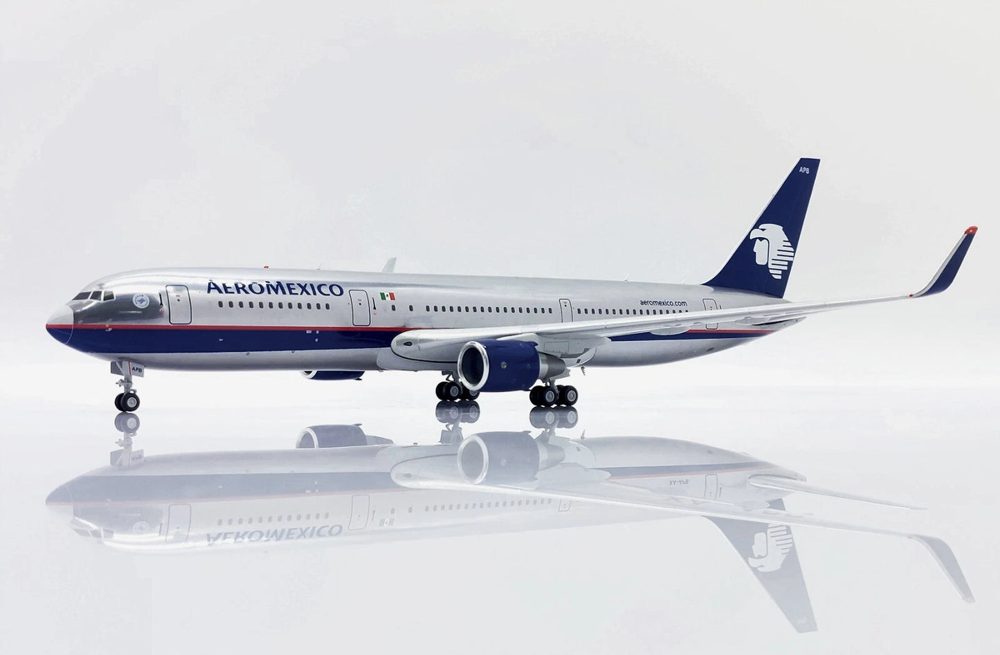 JC WINGS B767-300ER AEROMEXICO POLISHED REG: XA-APB