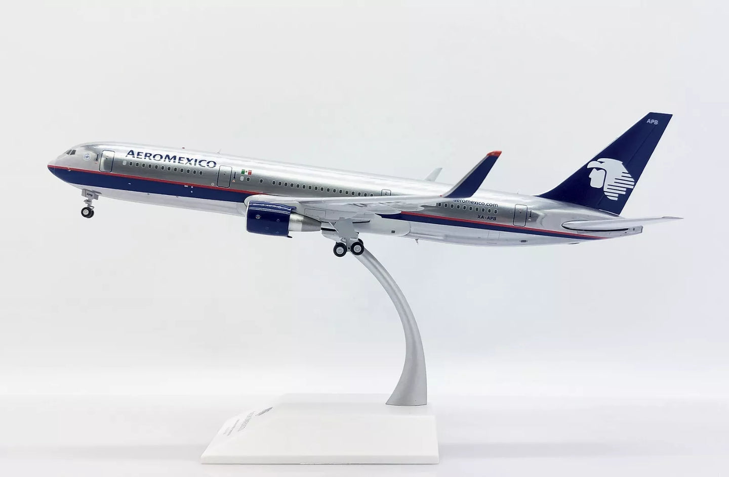 JC WINGS B767-300ER AEROMEXICO POLISHED REG: XA-APB