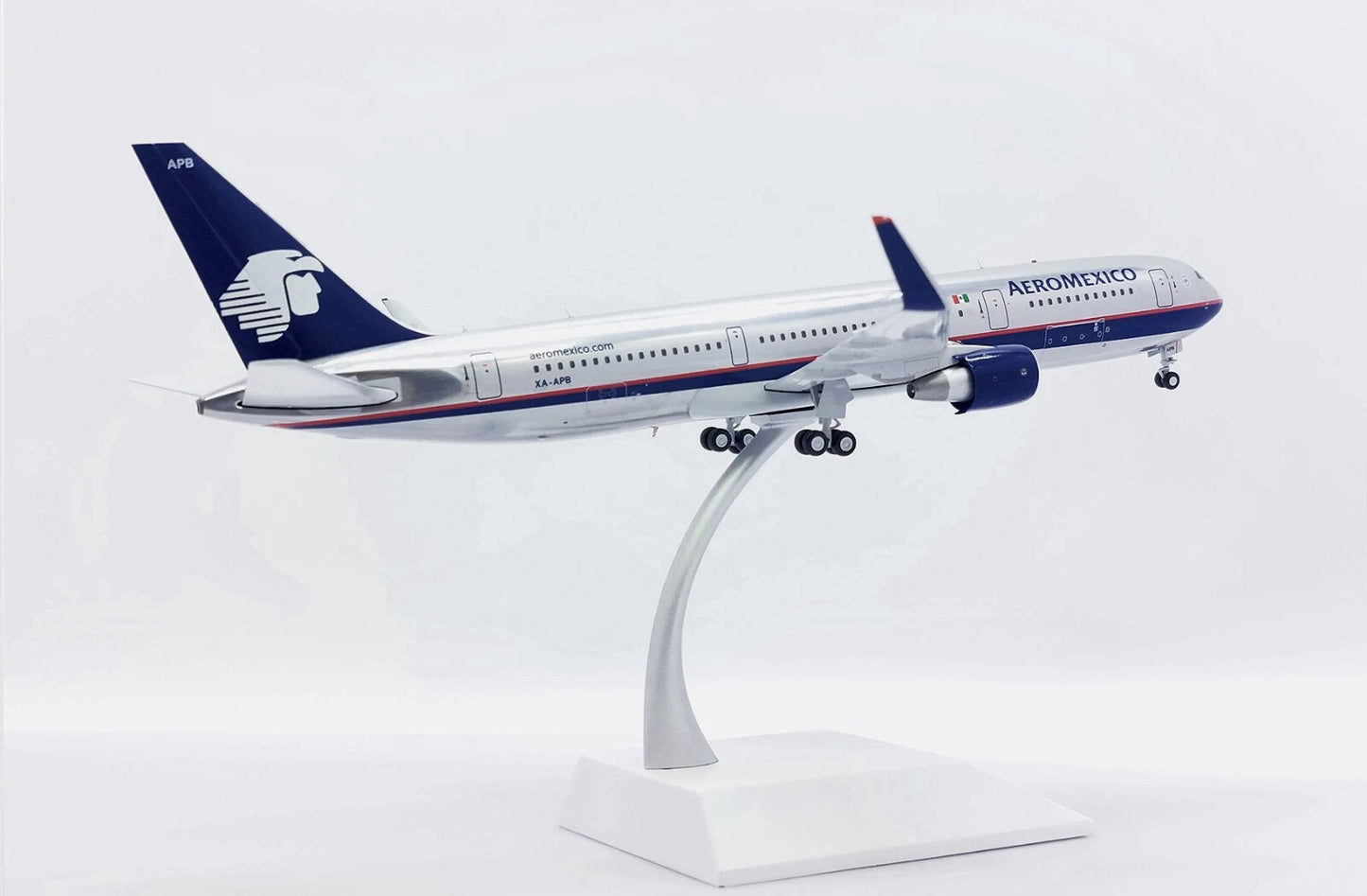 JC WINGS B767-300ER AEROMEXICO POLISHED REG: XA-APB