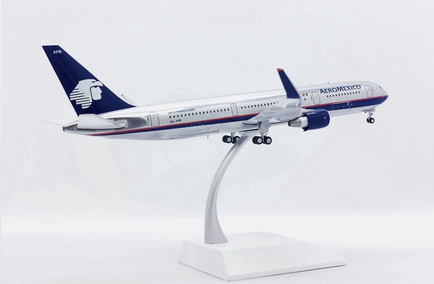 JC WINGS B767-300ER AEROMEXICO POLISHED REG: XA-APB