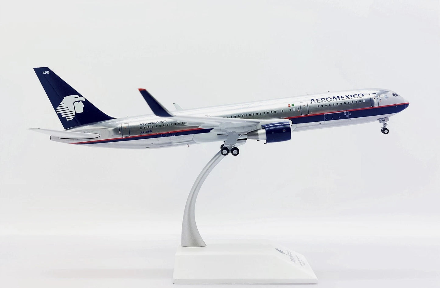 JC WINGS B767-300ER AEROMEXICO POLISHED REG: XA-APB