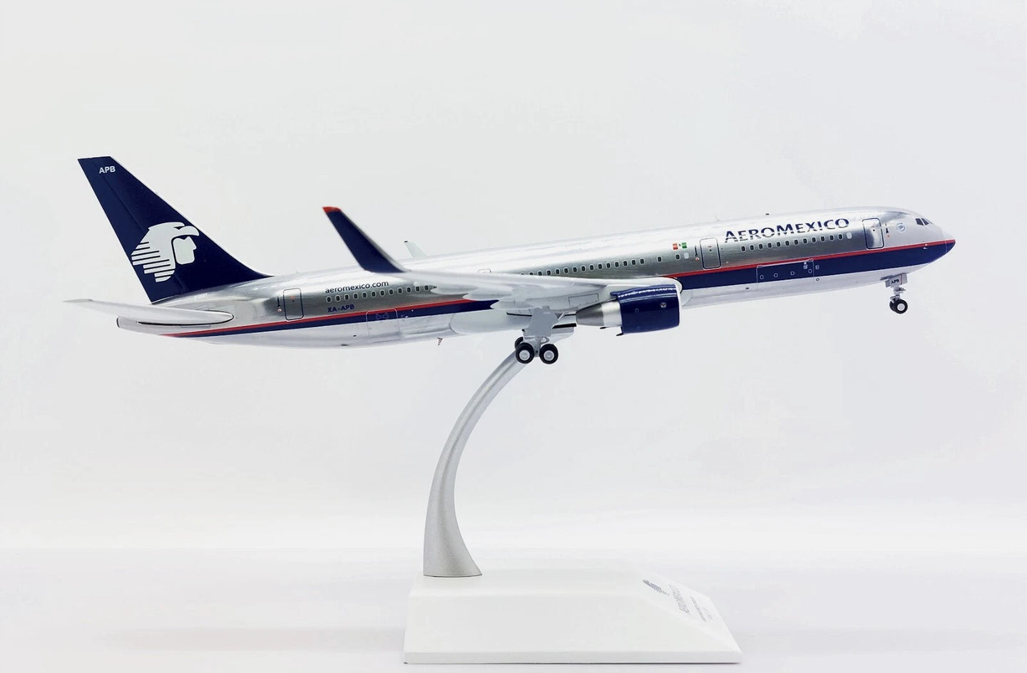 JC WINGS B767-300ER AEROMEXICO POLISHED REG: XA-APB