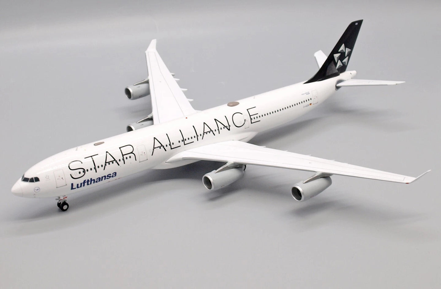 JC WINGS A340-300 LUFTHANSA "STAR ALLIANCE" REG: D-AIGN