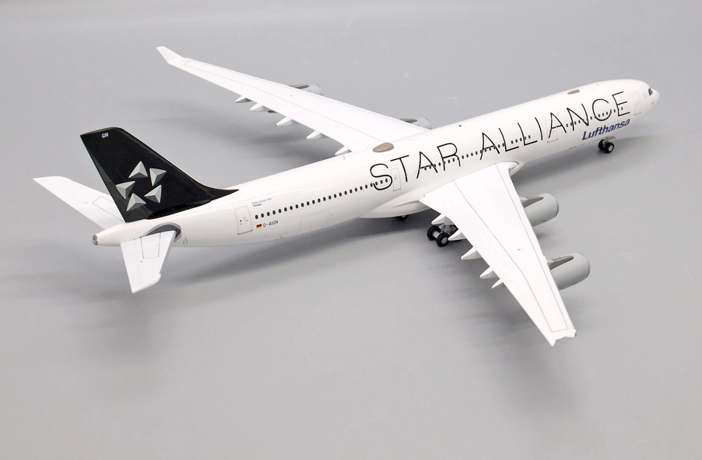 JC WINGS A340-300 LUFTHANSA "STAR ALLIANCE" REG: D-AIGN