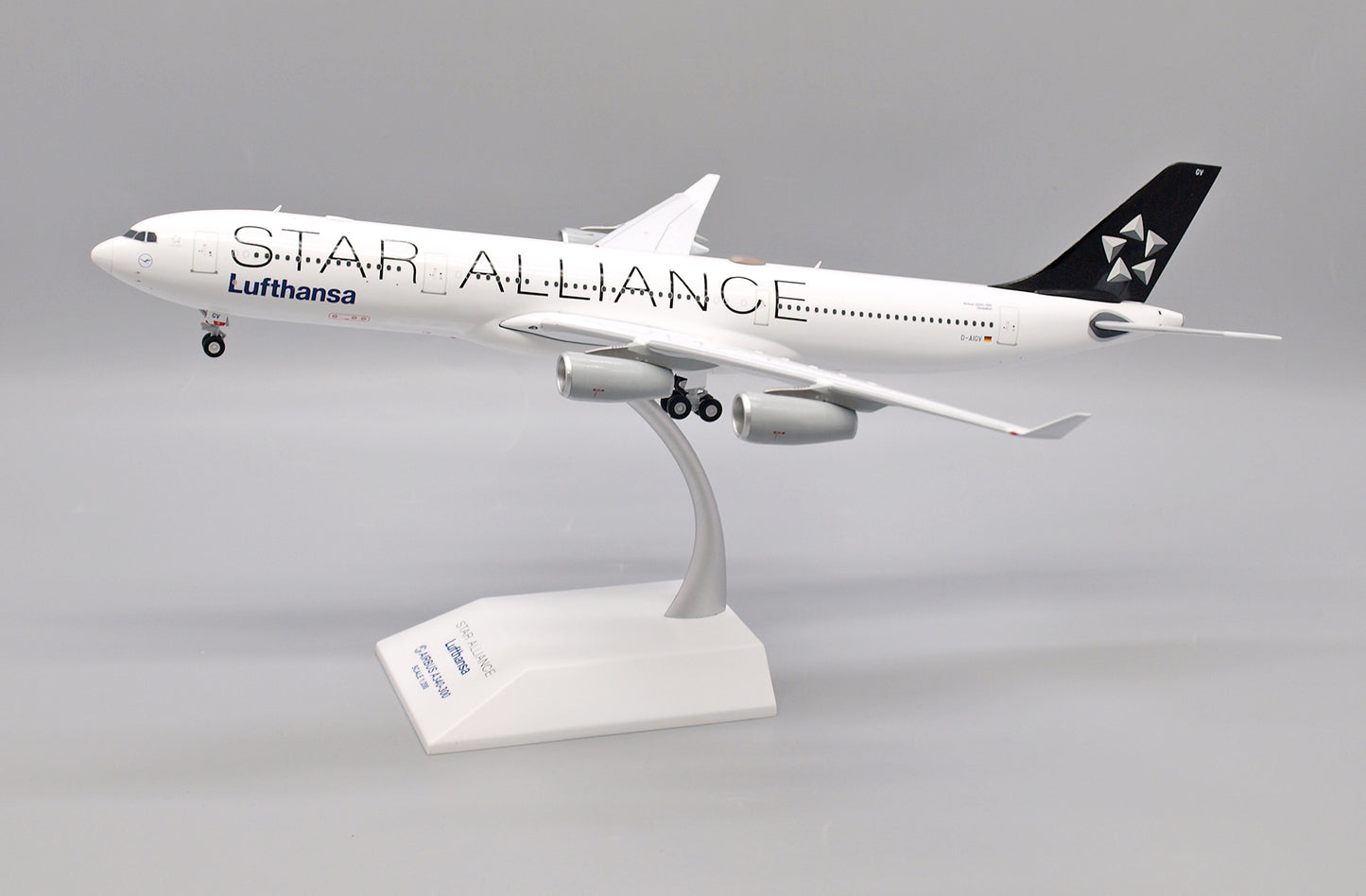JC WINGS A340-300 LUFTHANSA "STAR ALLIANCE" REG: D-AIGV