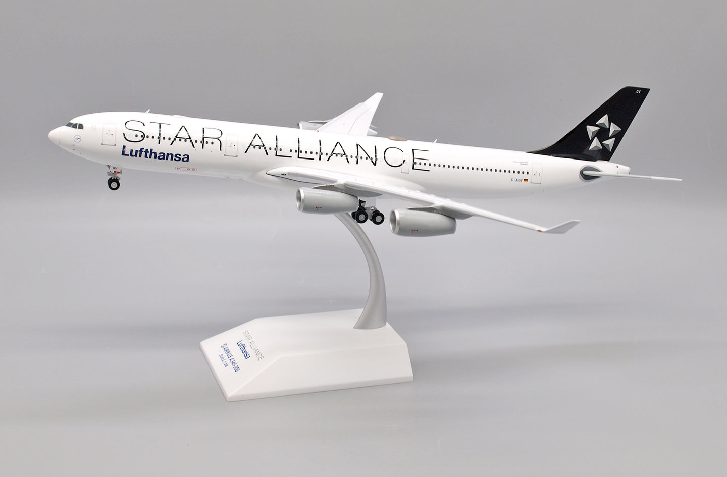JC WINGS A340-300 LUFTHANSA "STAR ALLIANCE" REG: D-AIGV
