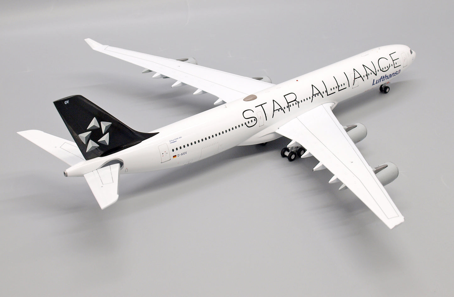 JC WINGS A340-300 LUFTHANSA "STAR ALLIANCE" REG: D-AIGV
