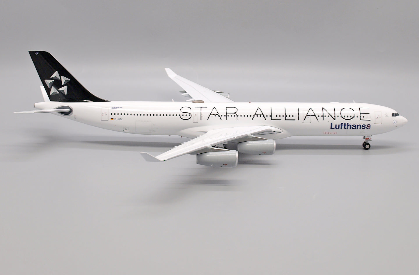 JC WINGS A340-300 LUFTHANSA "STAR ALLIANCE" REG: D-AIGV