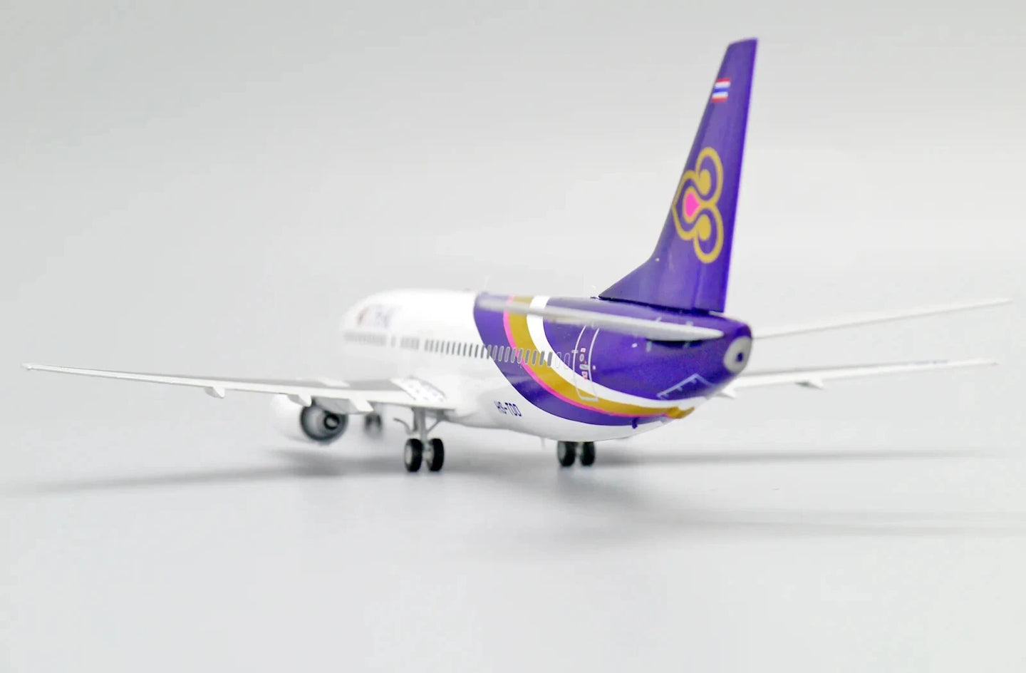 JC WINGS ERJ-145LU CROSSAIR REG: HB-JAN