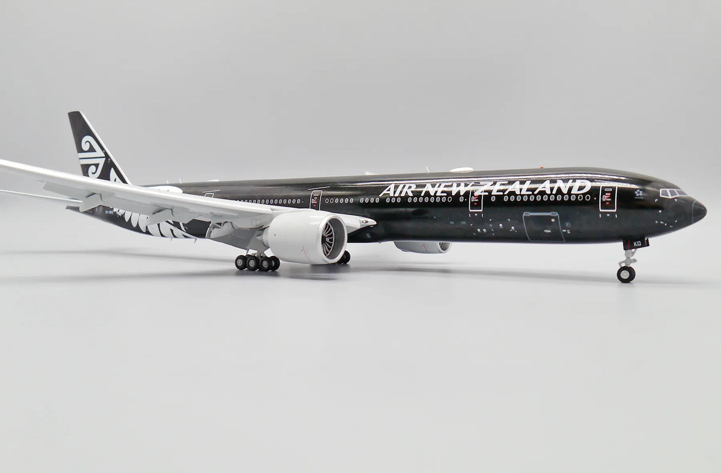 JC WINGS B777-300ER AIR NEW ZEALAND "ALL BLACKS" REG: ZK-OKQ