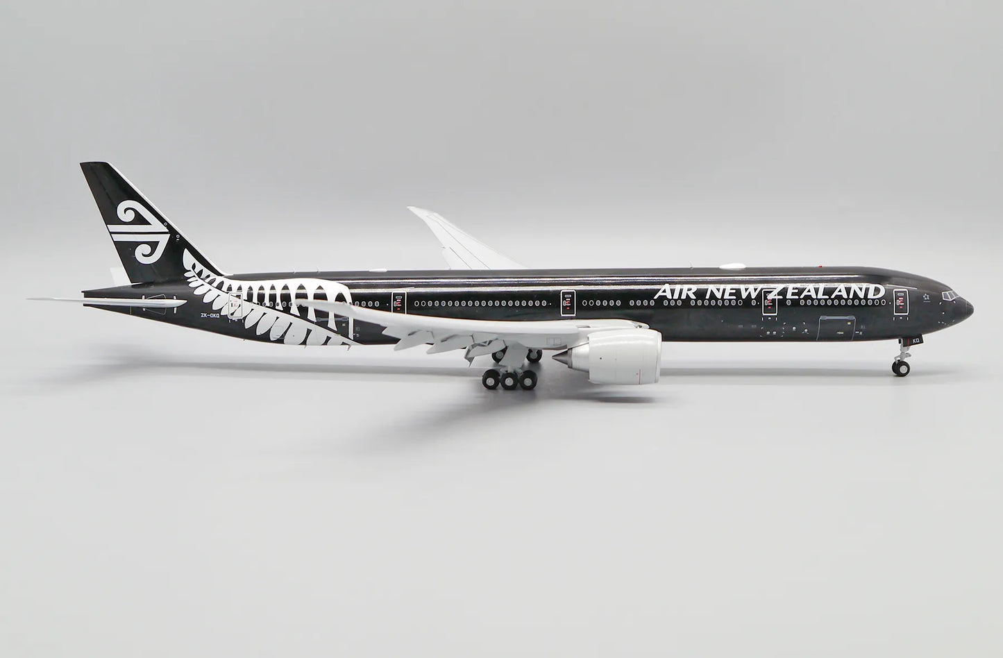 JC WINGS B777-300ER AIR NEW ZEALAND "ALL BLACKS" REG: ZK-OKQ