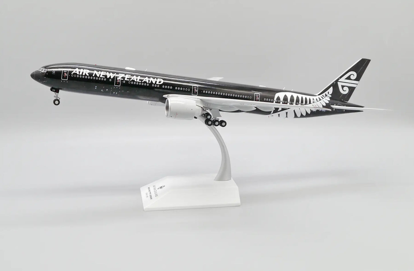 JC WINGS B777-300ER AIR NEW ZEALAND "ALL BLACKS" (ADVANCED ENGINE OPTION) REG: ZK-OKQ