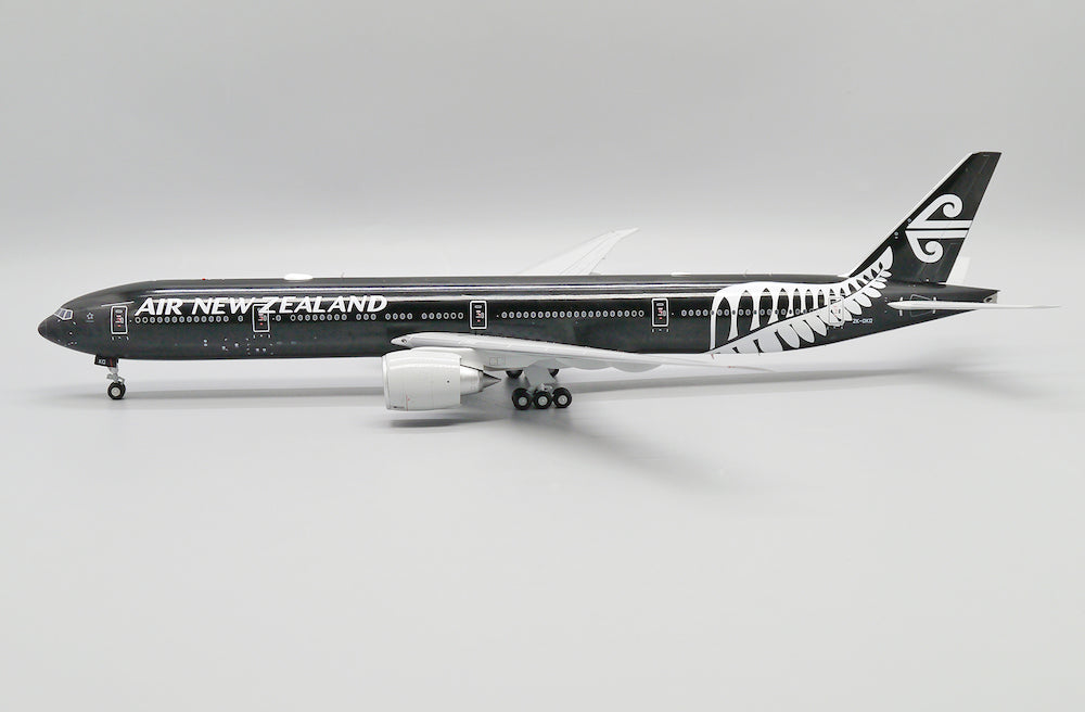 JC WINGS B777-300ER AIR NEW ZEALAND "ALL BLACKS" (ADVANCED ENGINE OPTION) REG: ZK-OKQ